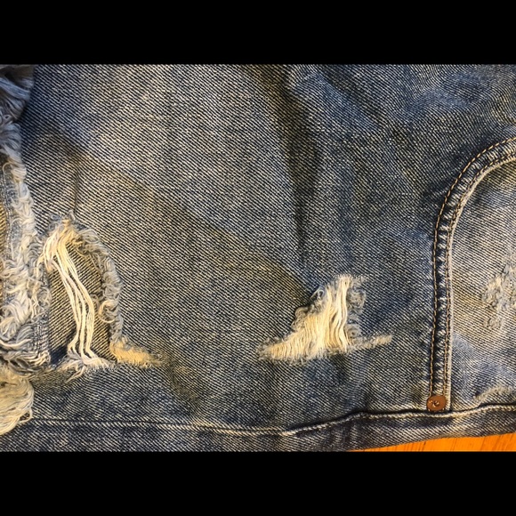 High Waisted Destroyed Denim Shorts - Picture 6 of 6